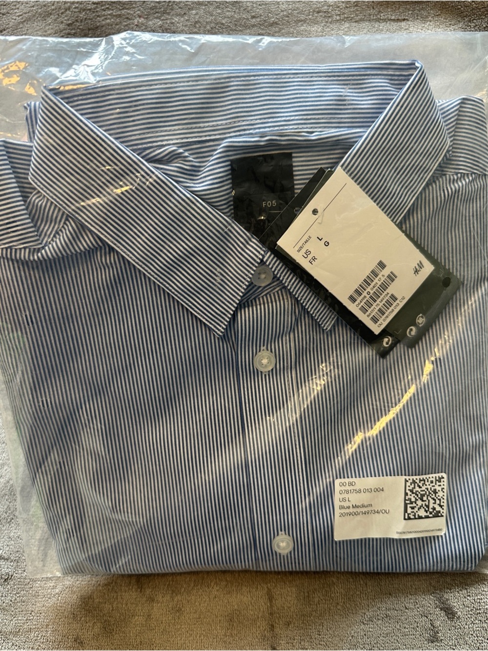 H&M Men's White & Blue Striped Button Up Long Sleeve Shirt Slim Fit. NWT